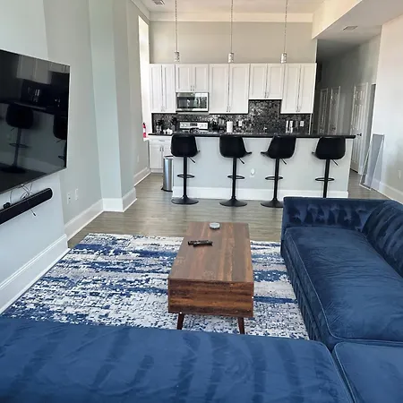 Huge Downtown Baltimore Home With Parking